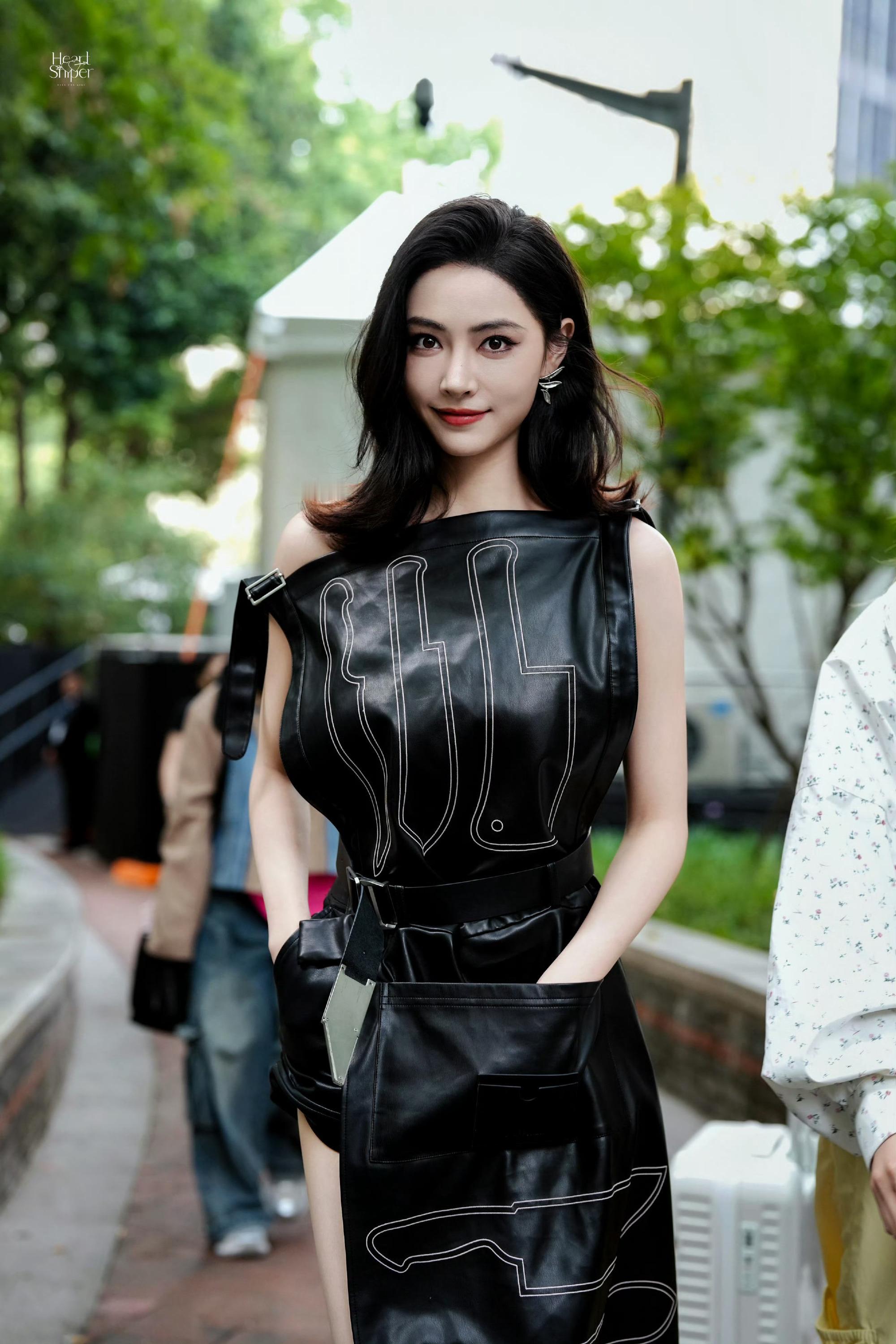 许佳琪，百变妆造，清冷美人。许佳琪