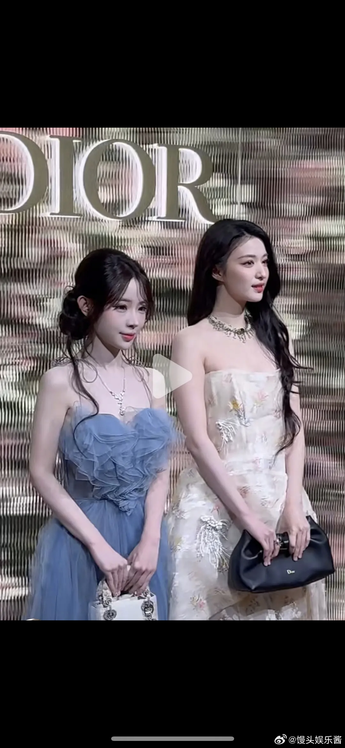 王楚然发际线很高吗，画这么一片看起来好突兀… 