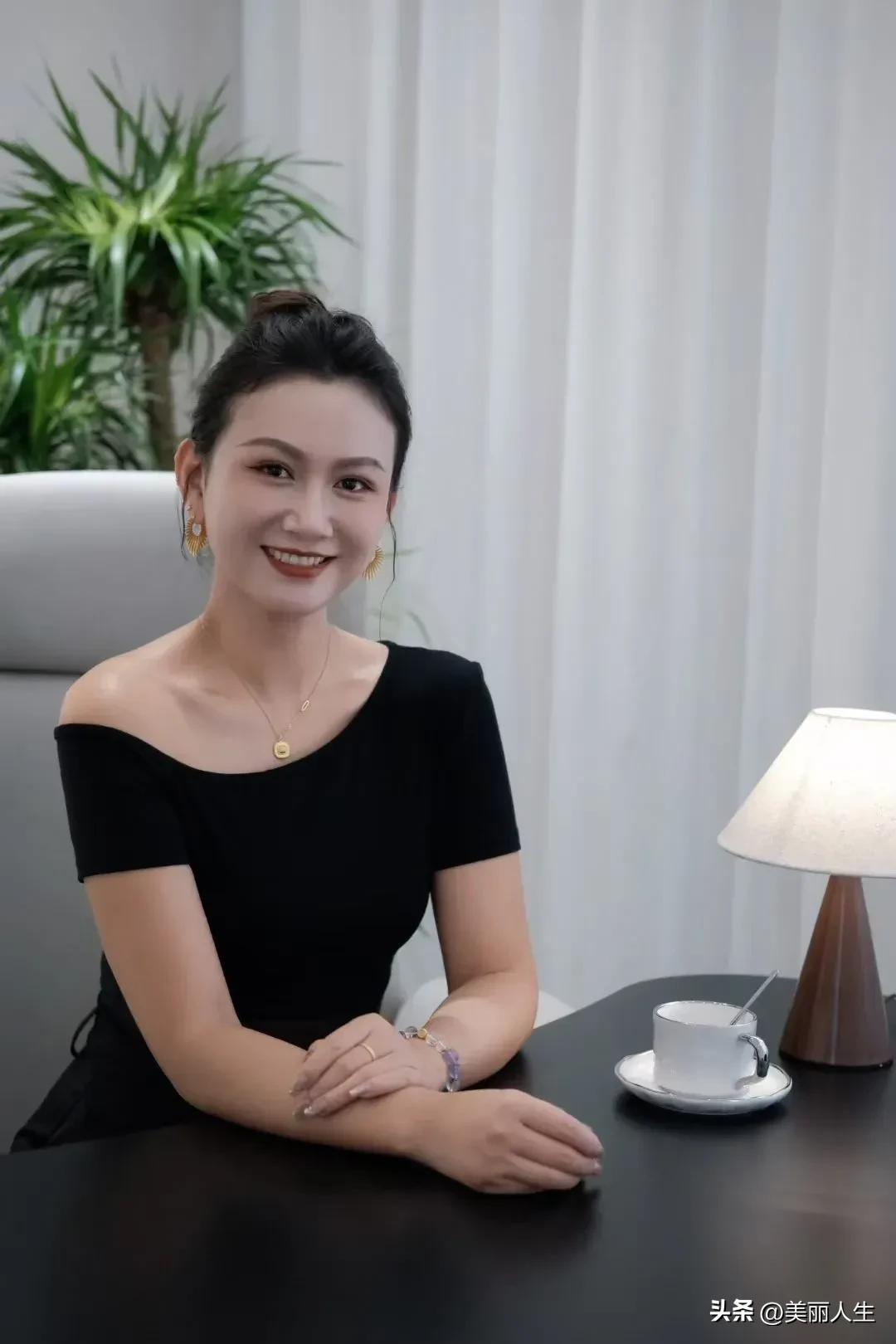 喜欢自己认真工作的样子[/微笑]