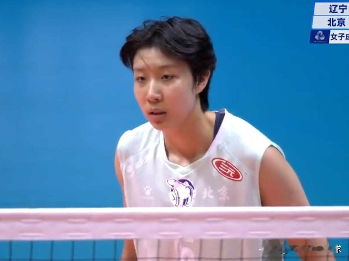 董禹含神勇，赵勇落寞！北京3-2击败辽宁，获得全运会女排成年组第七名，辽宁队则屈