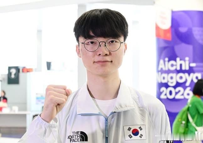 Faker已经到了名古屋亚运会了，本届是第三届，目前他一金一银，你们说这次有机会