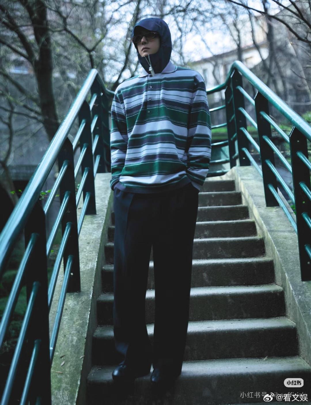 王一博蓬松卷发自带松弛感王一博清冷贵气与少年感太帅了 