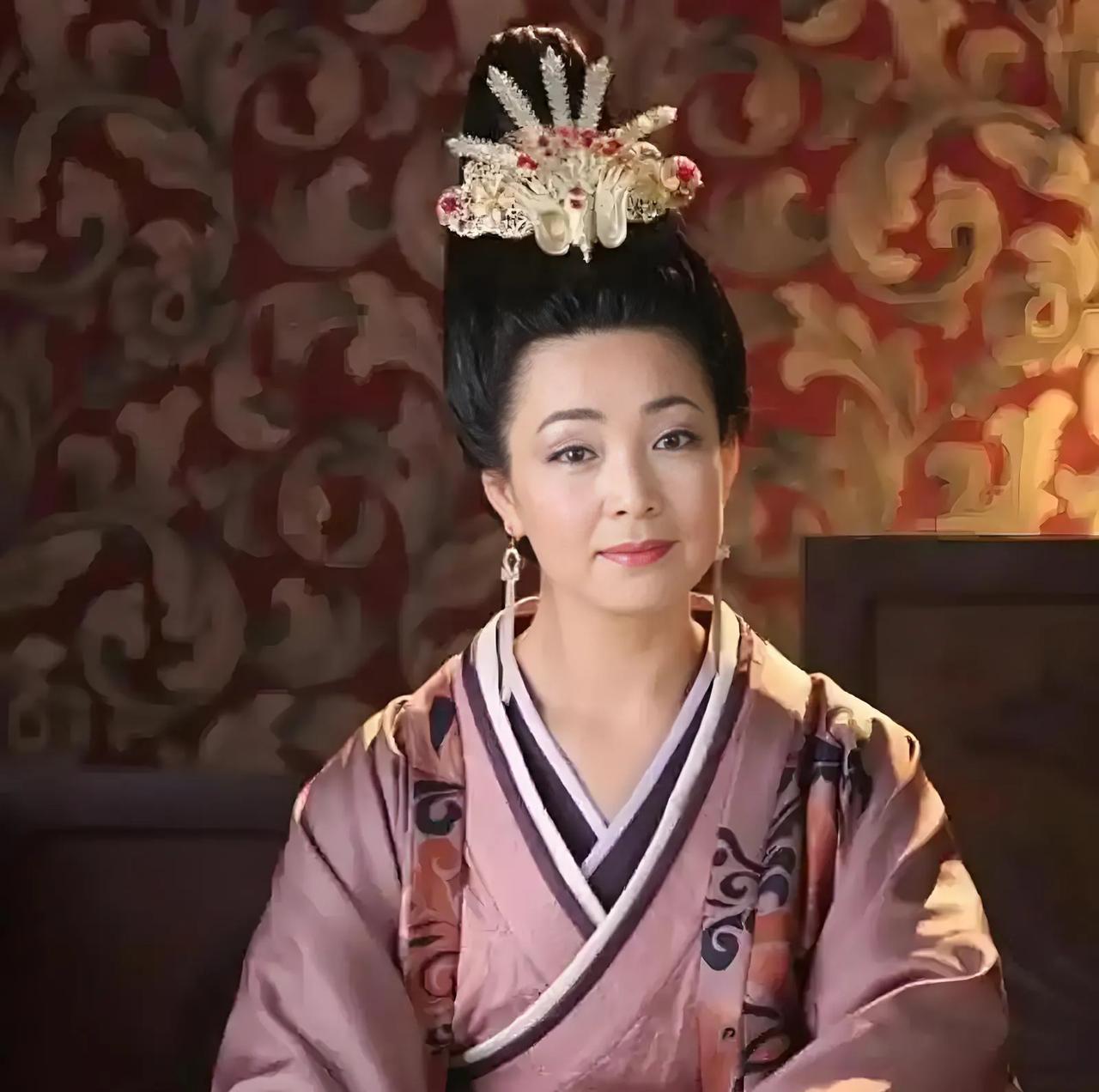 演员戴春荣说，24年前张铁林突然联系我告诉我一个好消息，说是有一个很好的机会，就