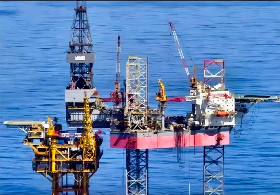 日本近几日的反应真是让人感到无奈和不解。他们对于东方大国在春晓油田的开发活动表现