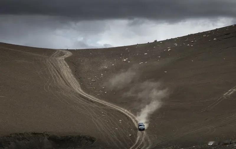 一般来说，选择四驱车的理由可能取决于你是否有机会在凹凸不平的道路上行驶，以及它是