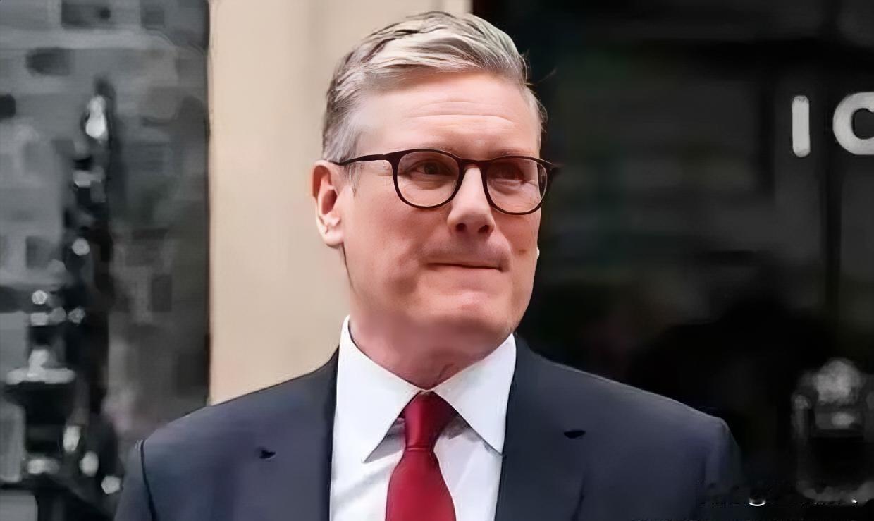 简直就是强盗！5月11日，英国首相斯塔默当着全球媒体的面，扔出一颗重磅炸弹：本周
