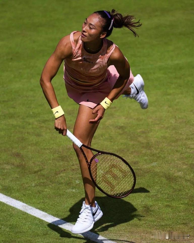 WTA500🇬🇧伦敦女王杯女单首轮
🇨🇳郑钦文122以4-6/6⁴-7连