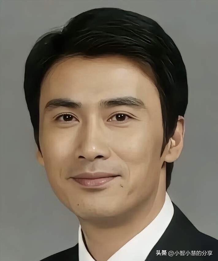 曾经北京电影学院考官给的满分颜值的帅哥，果真是帅啊，颜值比金城武和阿兰德龙都要高