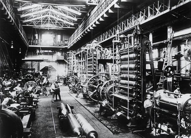 我一直非常奇怪一点，世界上的第一个工厂，英国，只有20多万平方公里土地，几千万人