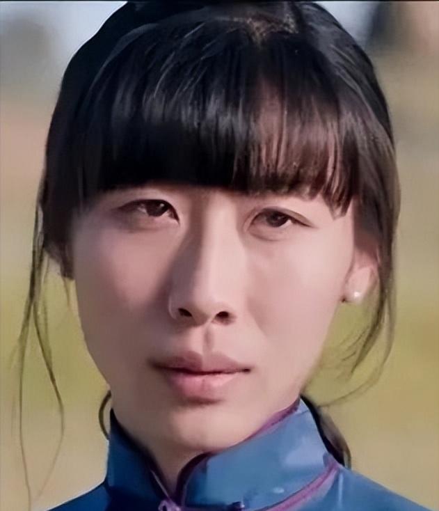 这个世界我最想不通的人，就是任素汐了。

刚过去的这个除夕深夜，电视屏幕的光影还