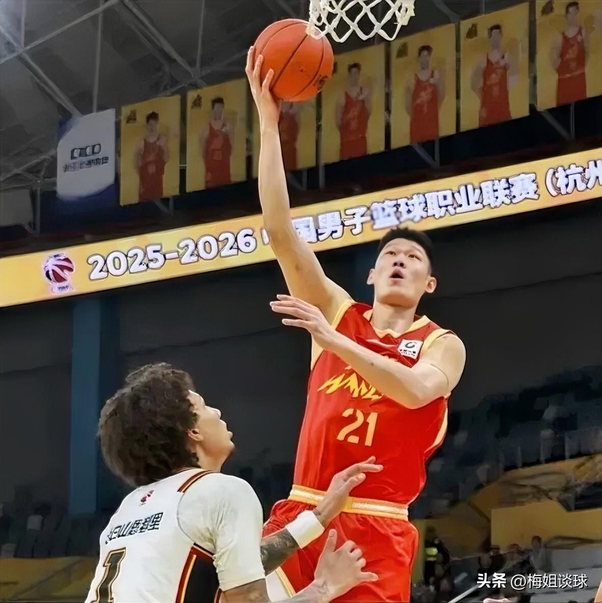 胡金秋带伤砍下21分！广厦102：88轻取吉林，广厦球员得分排名一览：

01、