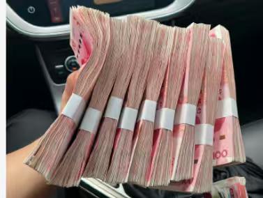 以前，看见新闻，说某某买彩票中了多少钱，总觉得是假的！

今天，看见这个新闻，又