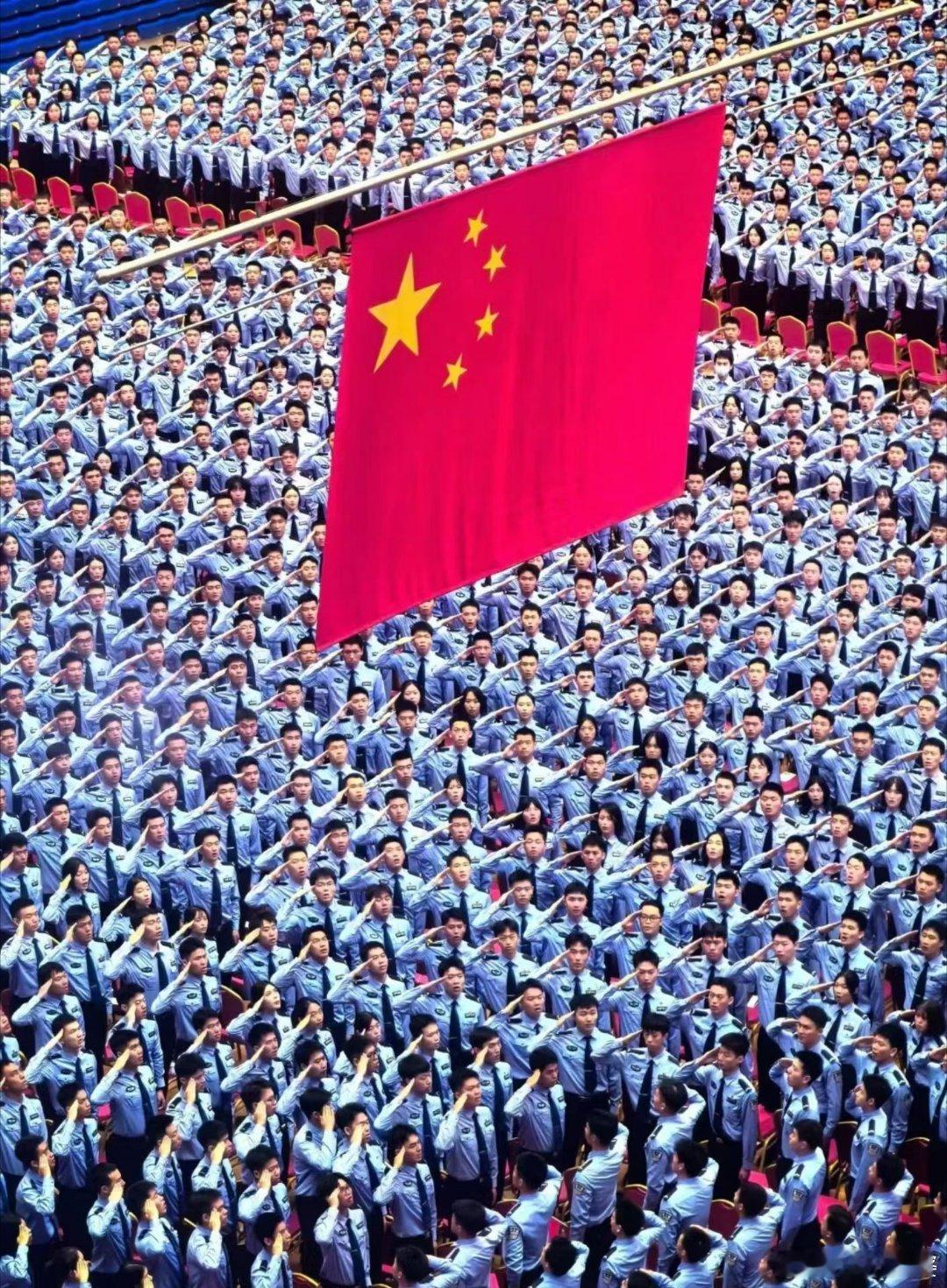 6月18日，中国人民公安大学隆重举行2026届学生毕业典礼暨学位授予仪式。千言万