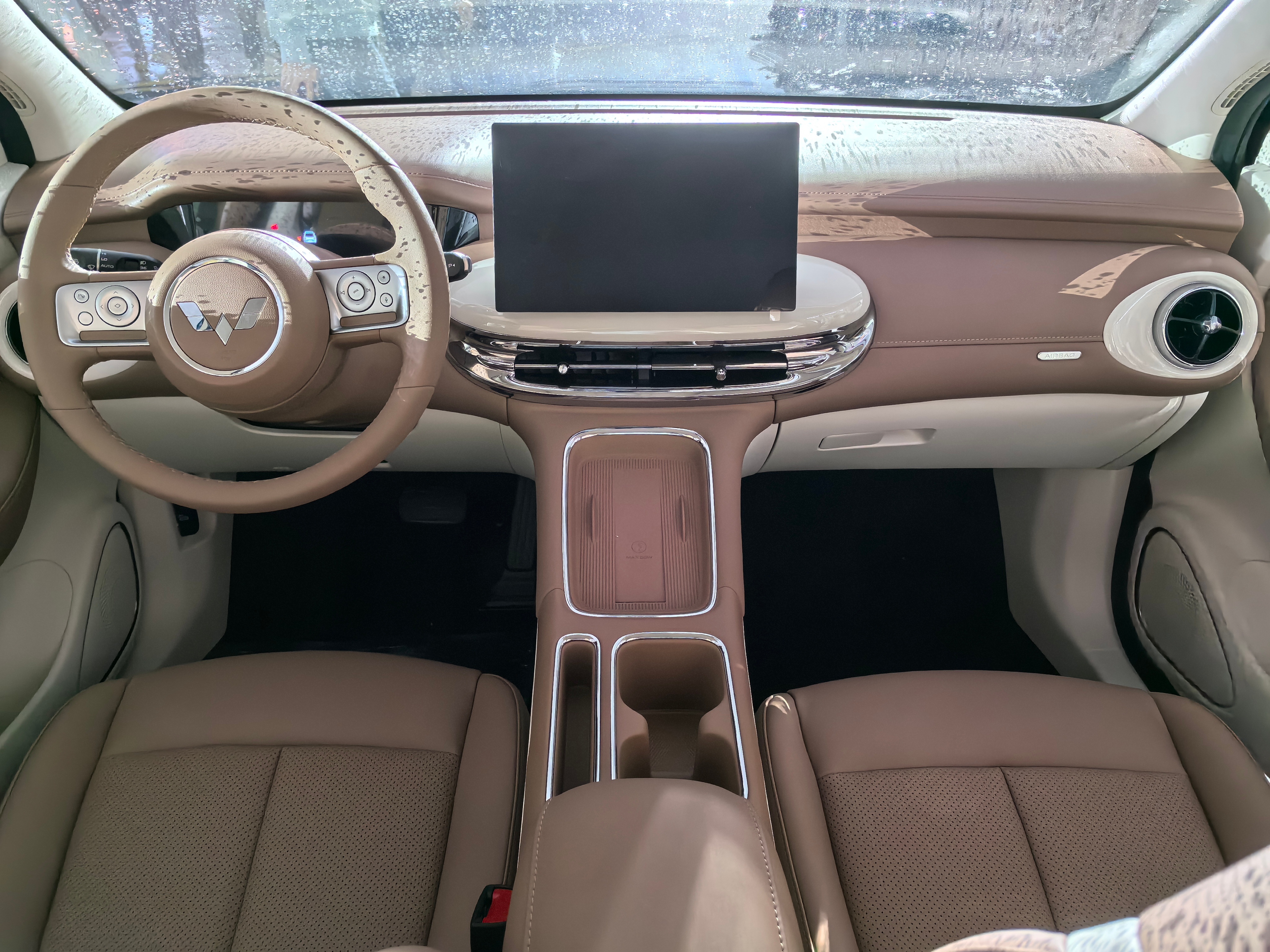 全新缤果Pro亮相（前三张），风格和五代MINIEV很像，它是缤果的升级版（后三