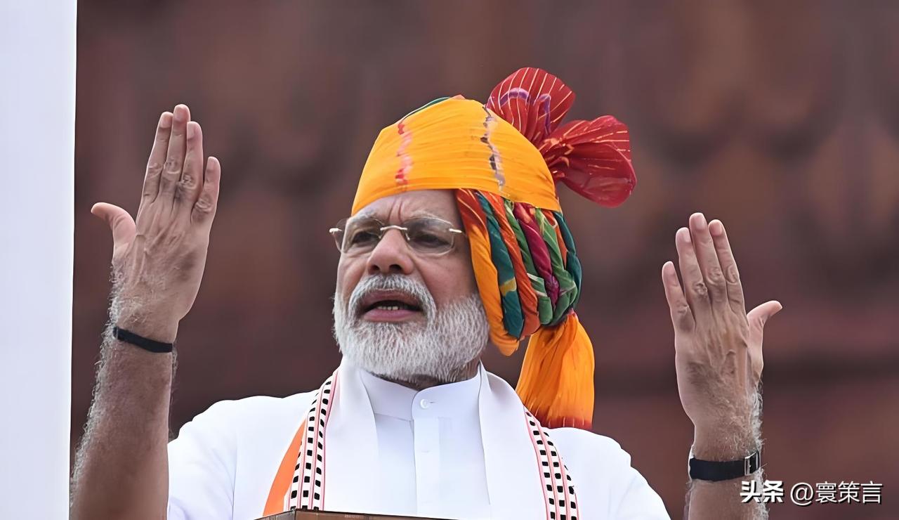 莫迪这一退一进，损失有点大。
印度买俄罗斯石油，要求用人民币结算，不然俄罗斯不卖