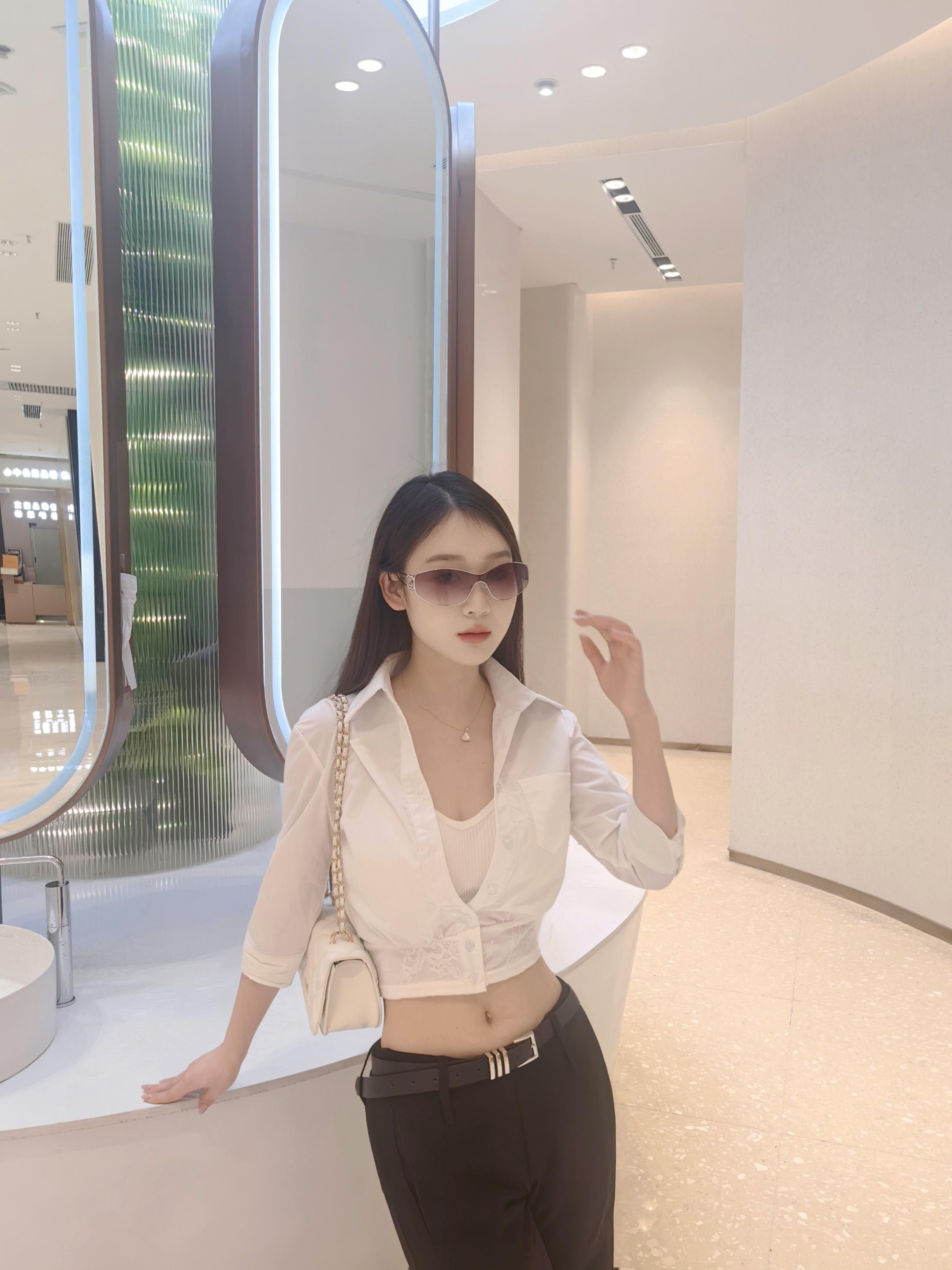 你开始想和新的女孩见面了 我不过尔尔对吗