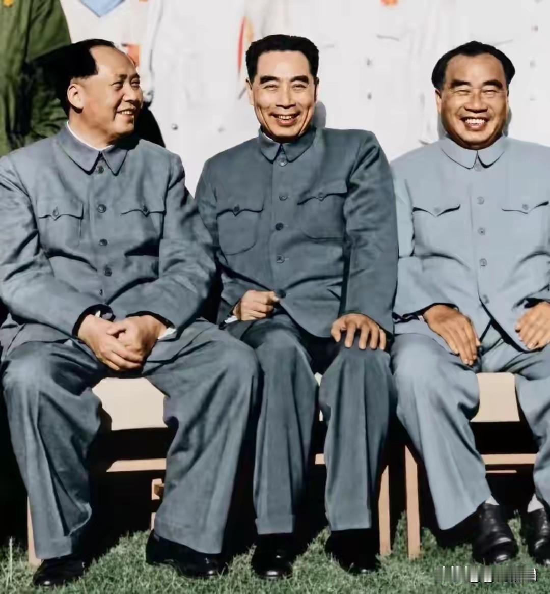 答案就在下面三幅历史照片中！