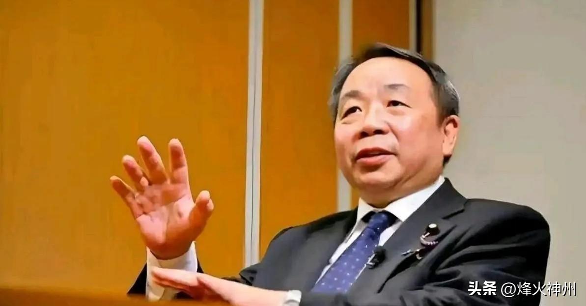 9月9日，根据岛内绿媒报道，石平接受采访时声称，台湾有自己的领导人，有自己的军队