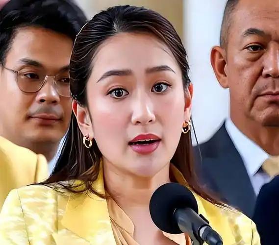 泰王一笔特赦，76岁他信摘脚镣直飞迪拜——中泰关系真要变天？

刚被特赦脱罪的泰