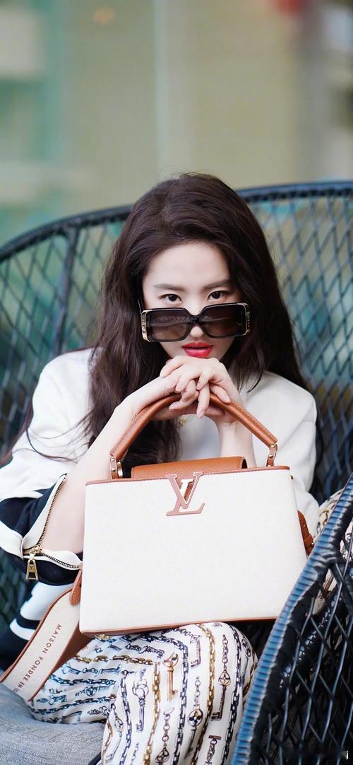 跨晚最期待的明星 跨晚最期待的明星[话题]  ——刘亦菲在即将到来的跨年之夜，我