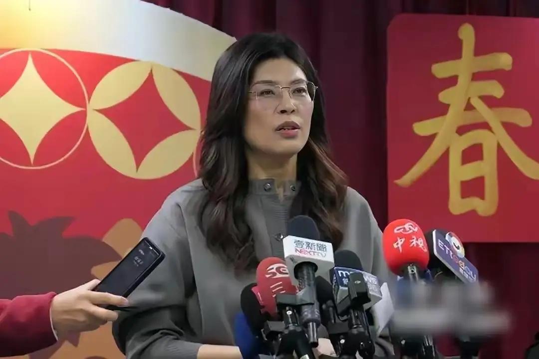 都被骗了，郑丽文协助赖清德当局对美军购，增加台湾防务。一向“亲中反美”，痛批赖清
