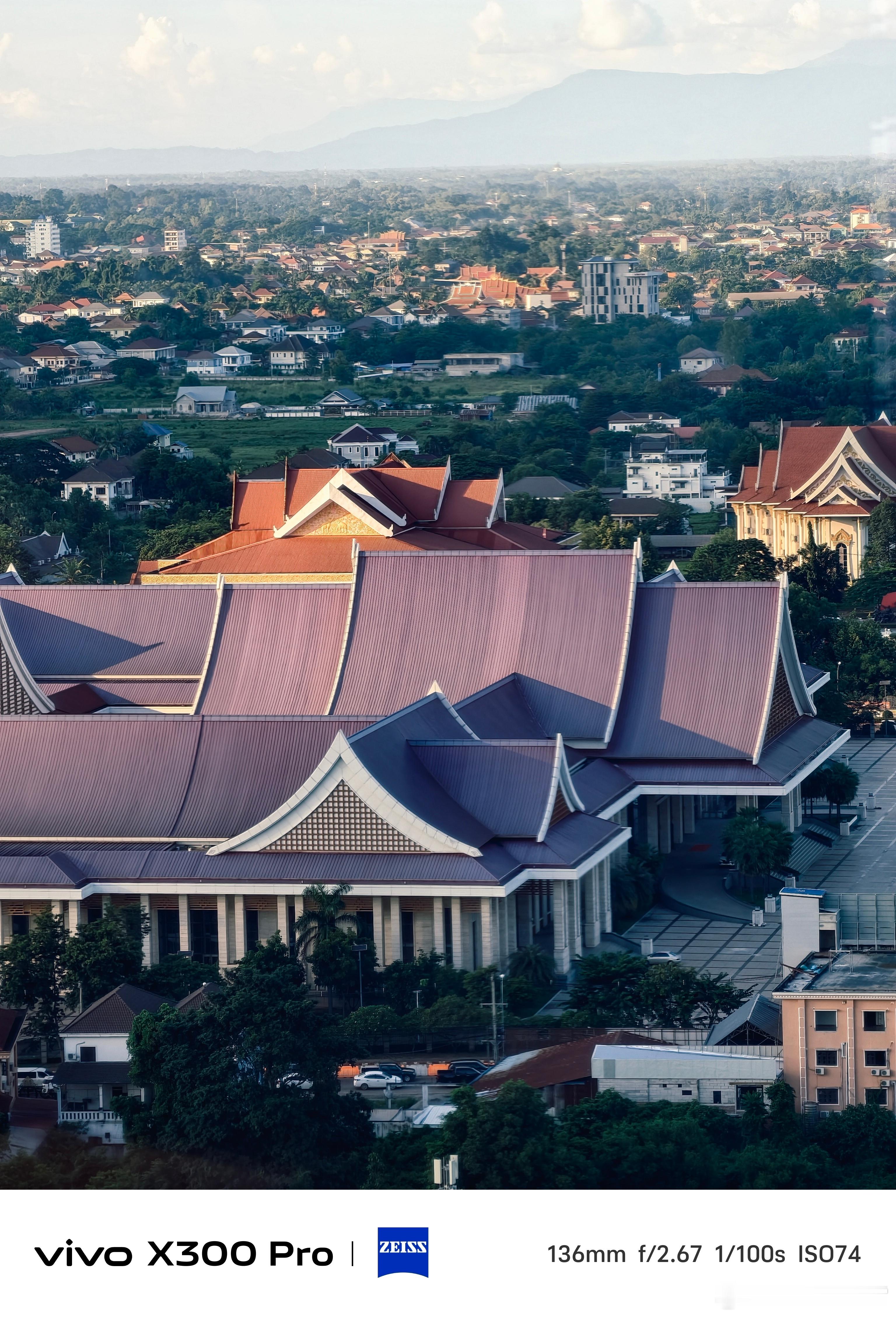 分享组我拿vivo X300 Pro随手拍的样片给你们感受下，无论成像素质还是自