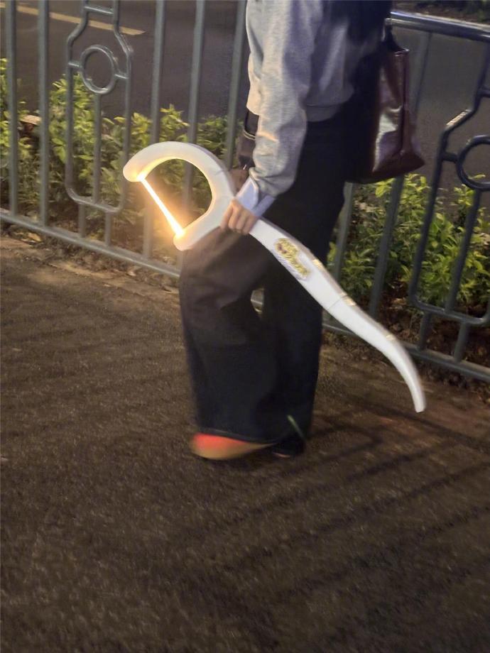 喜欢剔牙的人有福了 