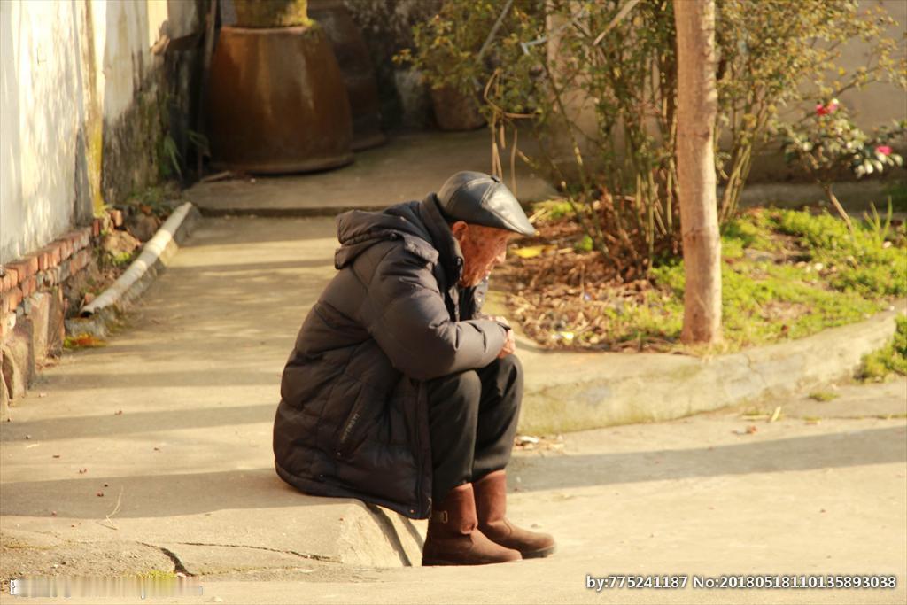 不生孩子,老年时会后悔吗?问得太戳心了！年轻时觉得丁克自由潇洒，不用被孩子牵绊，