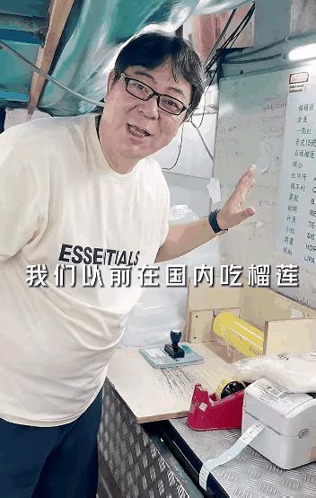 26岁徐梓钧不认识，但看过52岁高亚麟演绎了很多憨厚纯朴的爸爸角色，徐梓钧这么年