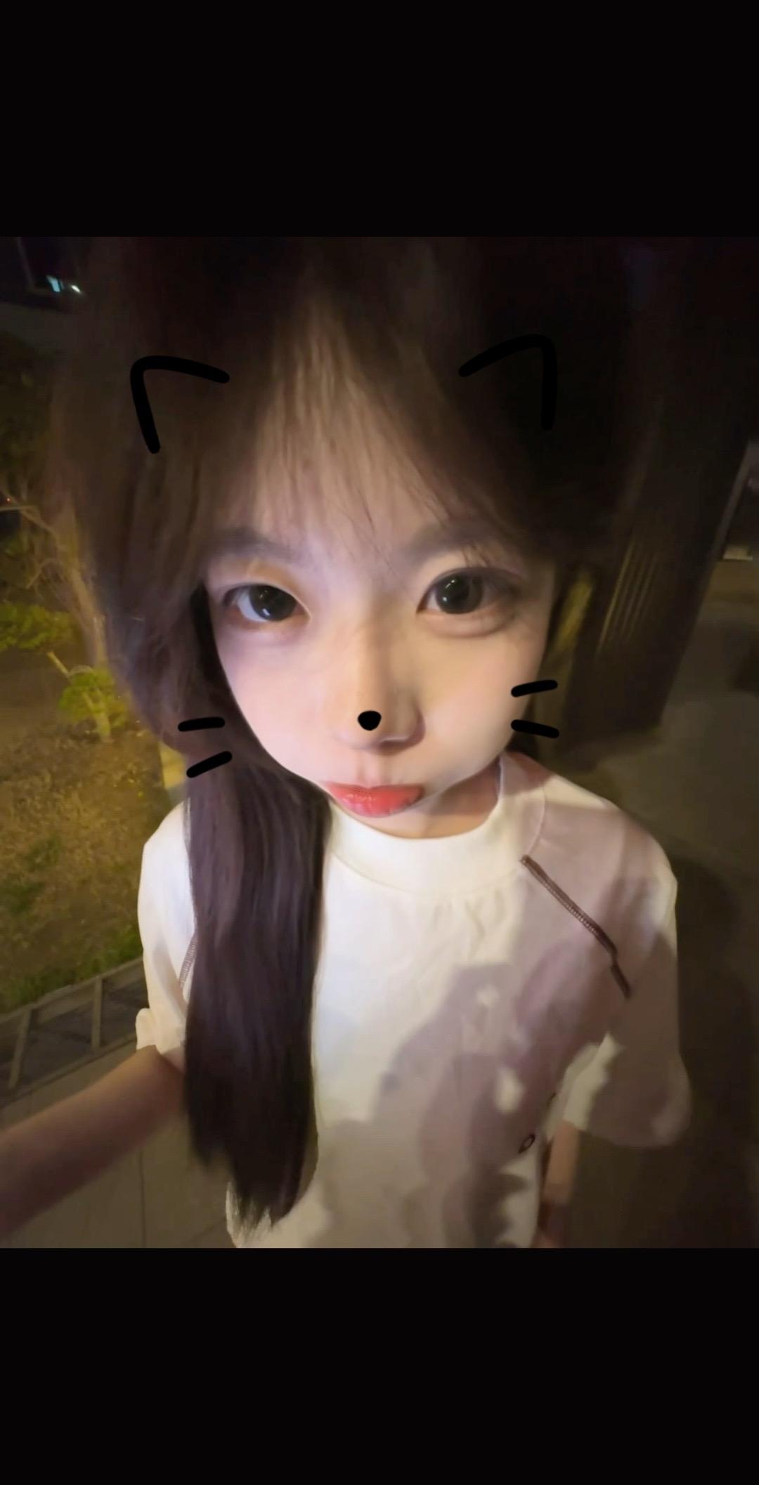 在你眼里 我是否还如初见般可爱