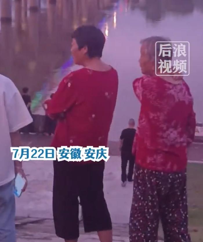 【，派出所：已经打捞上来】7月22日，安徽安庆。网曝一16岁男孩疑中考失利跳河轻