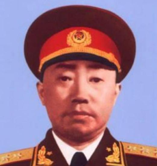 1978 年独臂上将彭绍辉猝逝，军医妻子察觉异常，执意上报中央要查清死因。

1