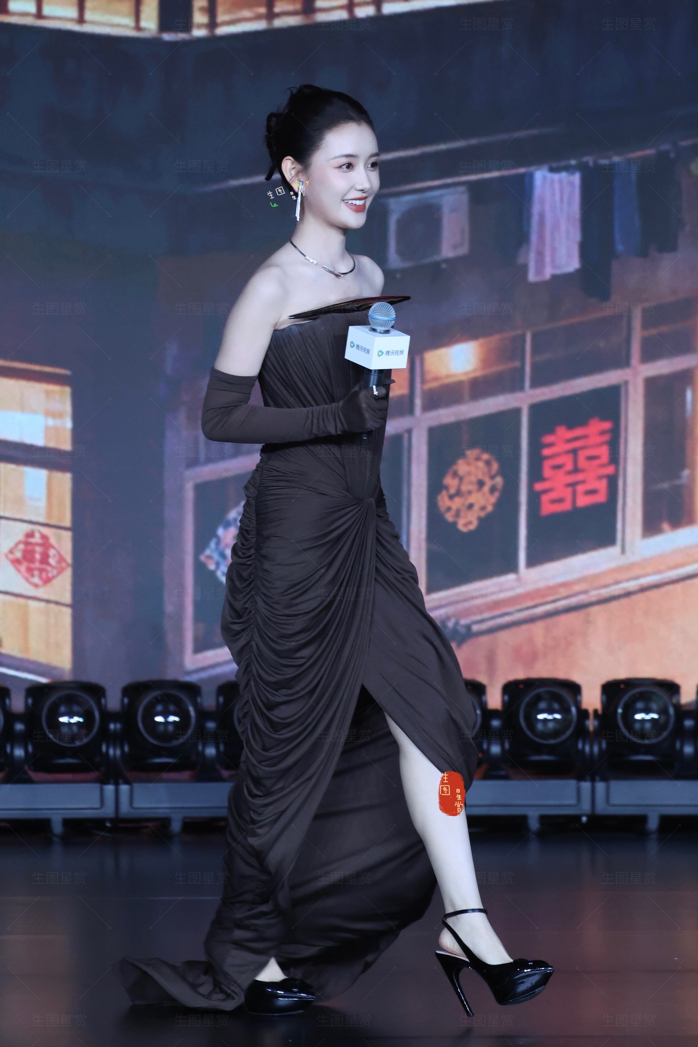 蒋依依带着依然的喜事 来鹅厂了蒋依依李依然2026腾讯视频年度发布