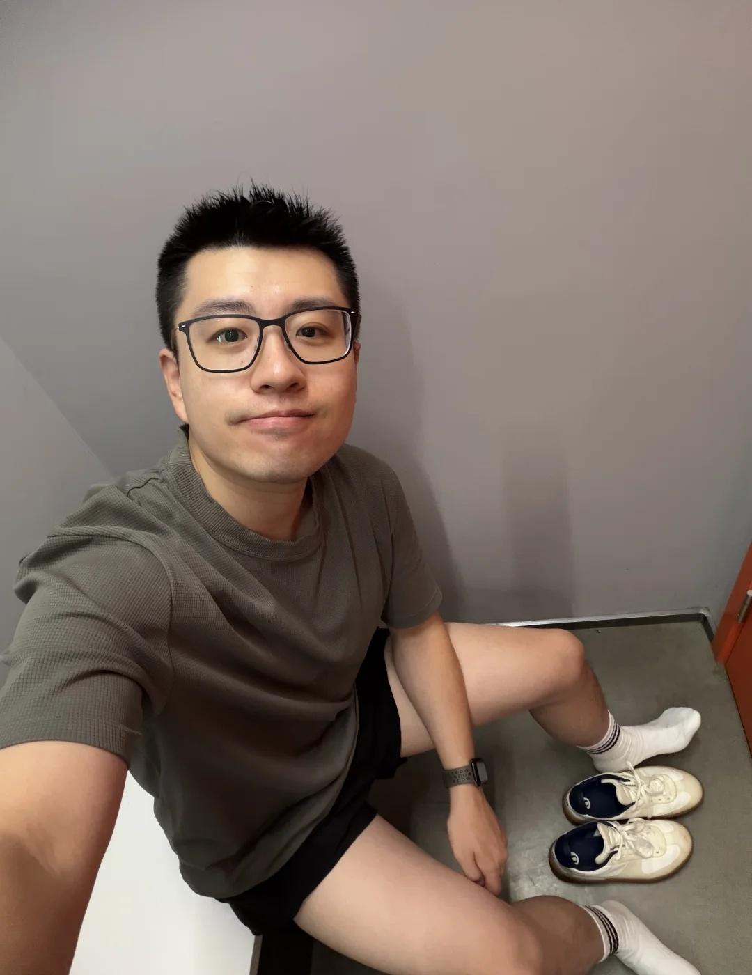 周1️⃣快乐
1️⃣周快乐
人夫感 我的健身日常 见人不如健身 在⼀起就快乐 在