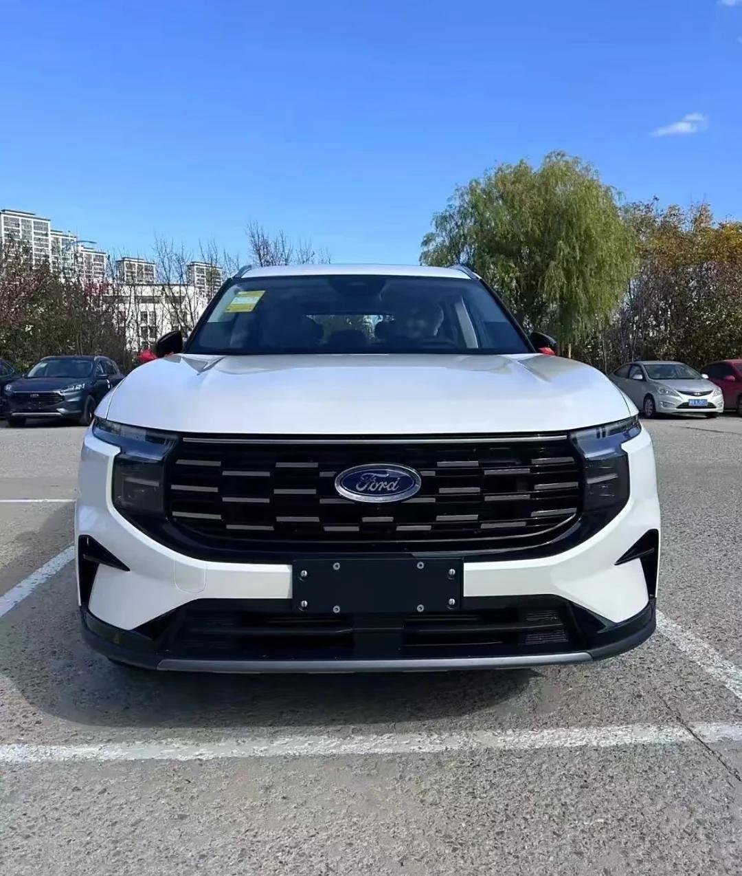 吉利哪一款车好锐界L为大七座SUV，2026款换新动力，价格实惠；探险者定位硬派