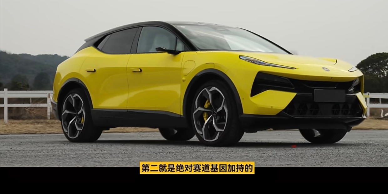 飞坡测试戳破豪华SUV滤镜底盘硬实力才是硬道理，四车飞坡极致考验，日常颠簸、突发