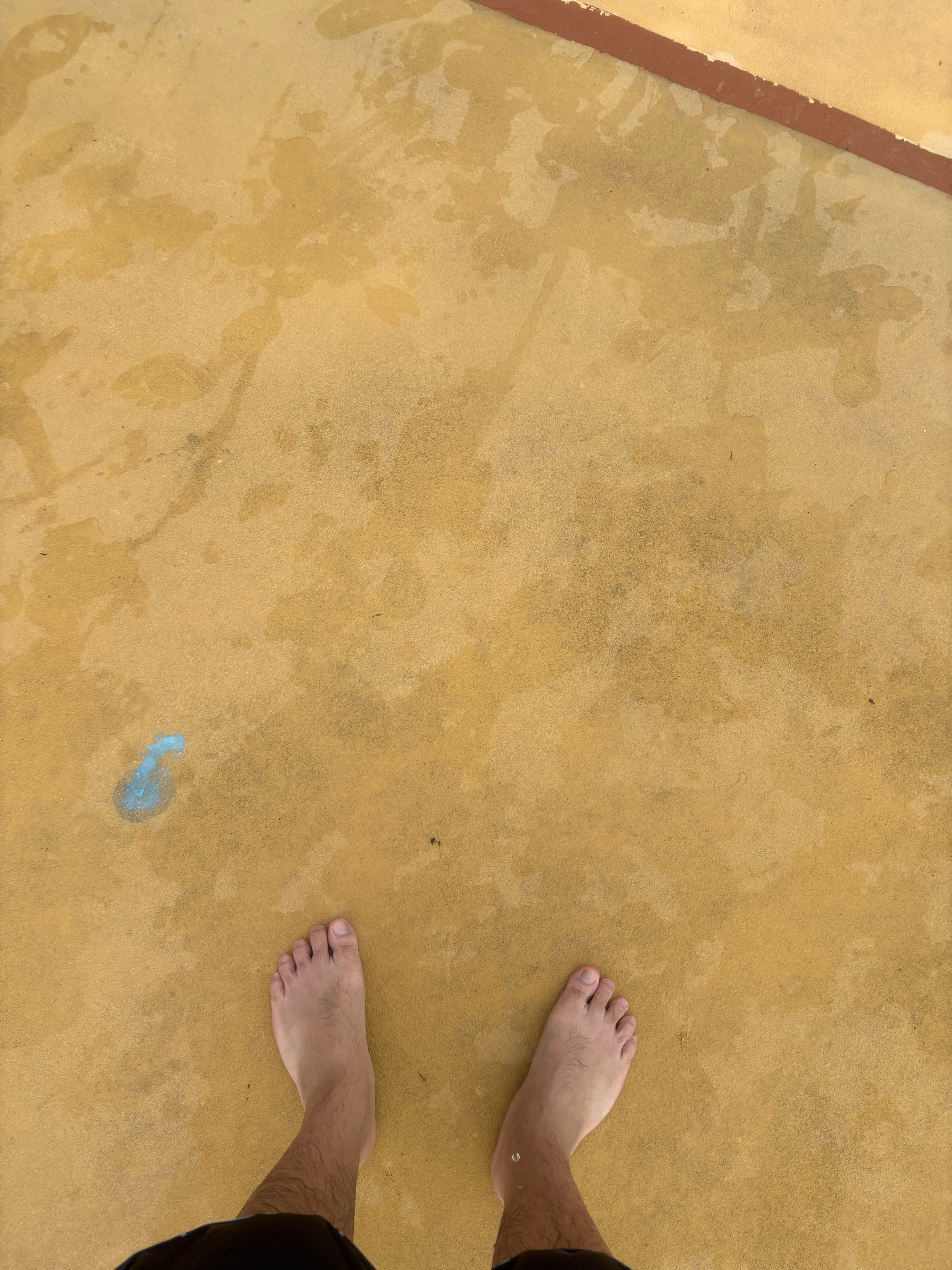 我靠，拖鞋被偷了 