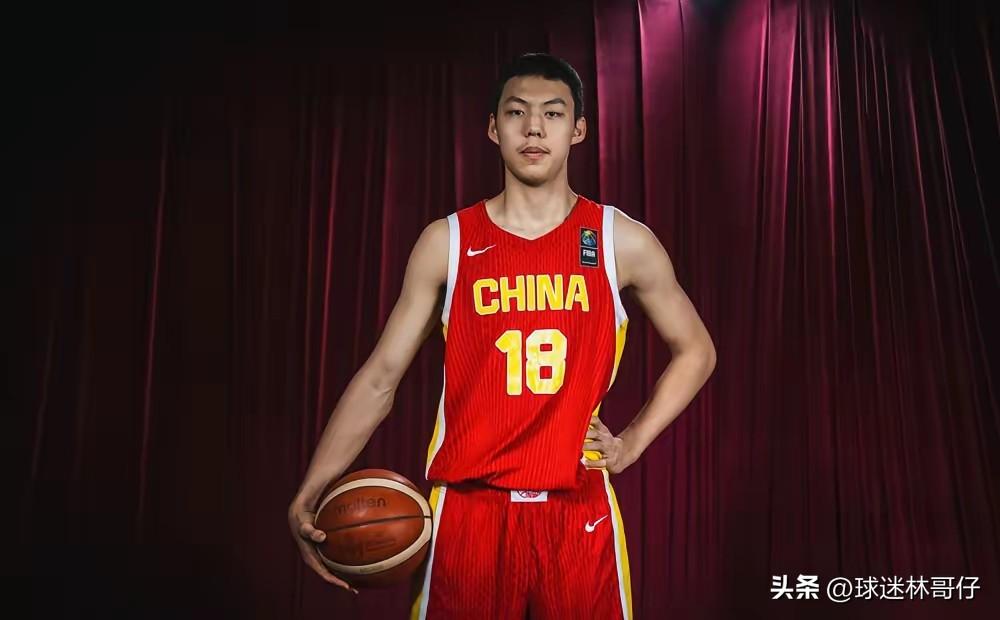 广东宏远梯队三大内线谁潜力最大？

1、姚嘉泽 
16岁 ，210cm ，217