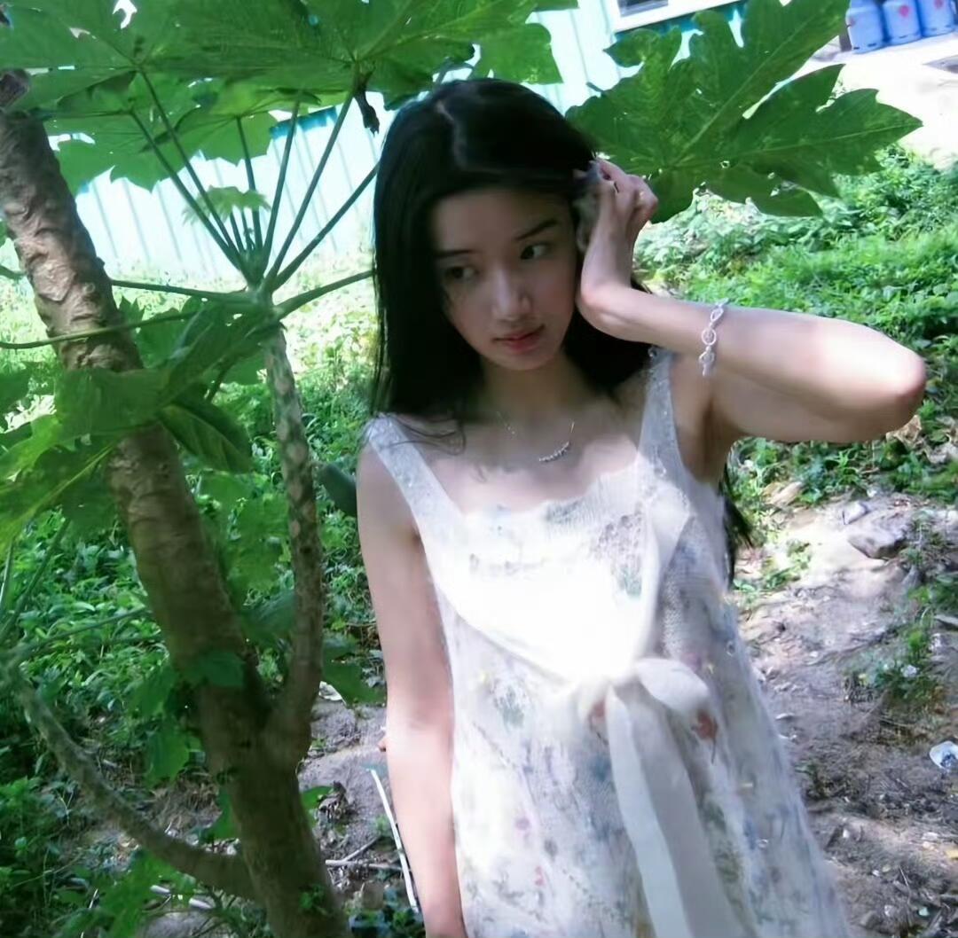 𝐒𝐡𝐚𝐫𝐞｜卢昱晓头像美晕了！ 