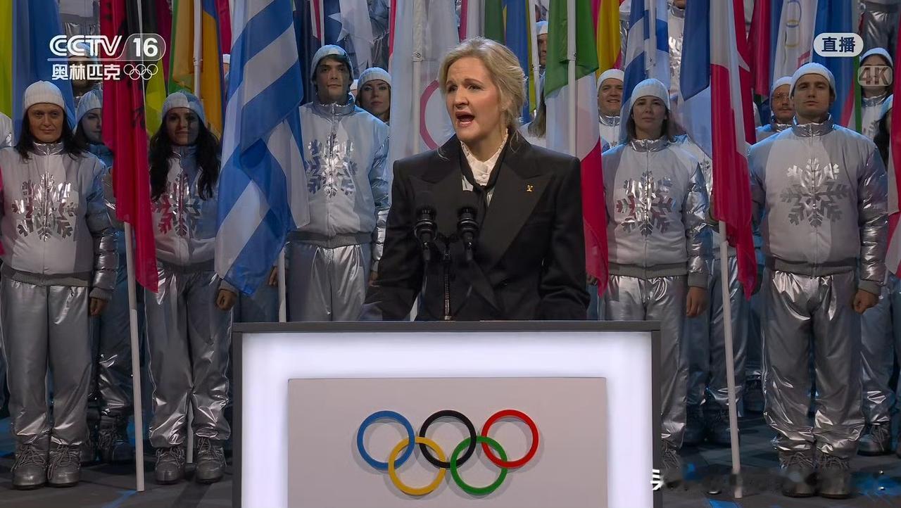 冬奥会东道主这个亮闪闪的衣服是不是有廉价感？