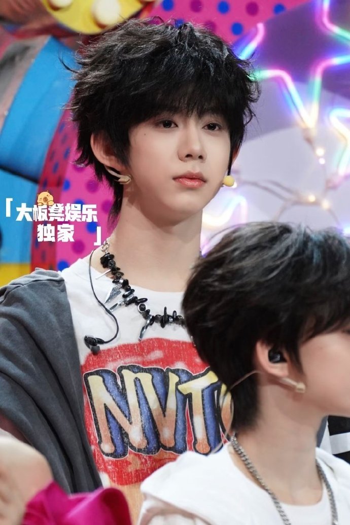 TF四代练习生川渝春晚怼脸生图