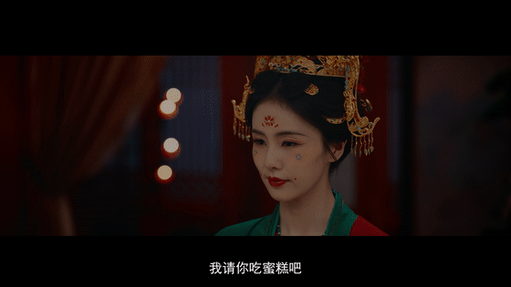 白鹿白鹿古装剧里演精分 面对敌人时眼神淬冷，听到旧爱名字瞳孔微缩。白鹿这种克制的