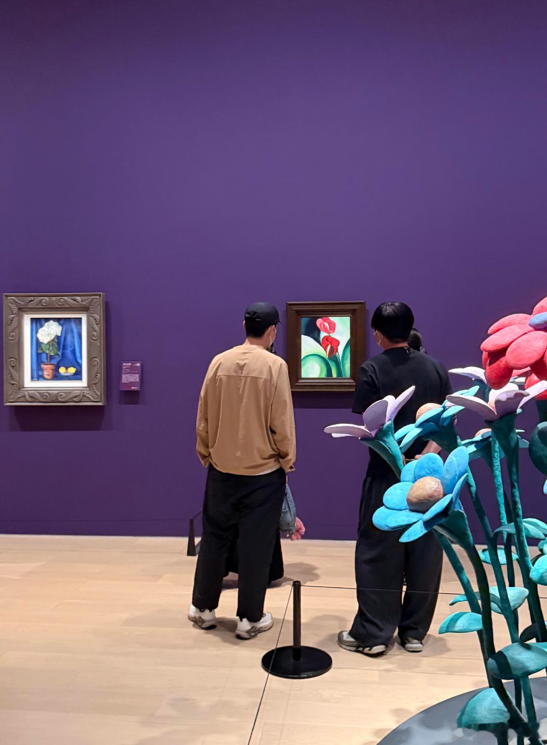 看展偶遇胡歌偶遇胡歌南京看展 偶遇胡歌南京看展，这怎么不算和胡歌一起看展呢！网友