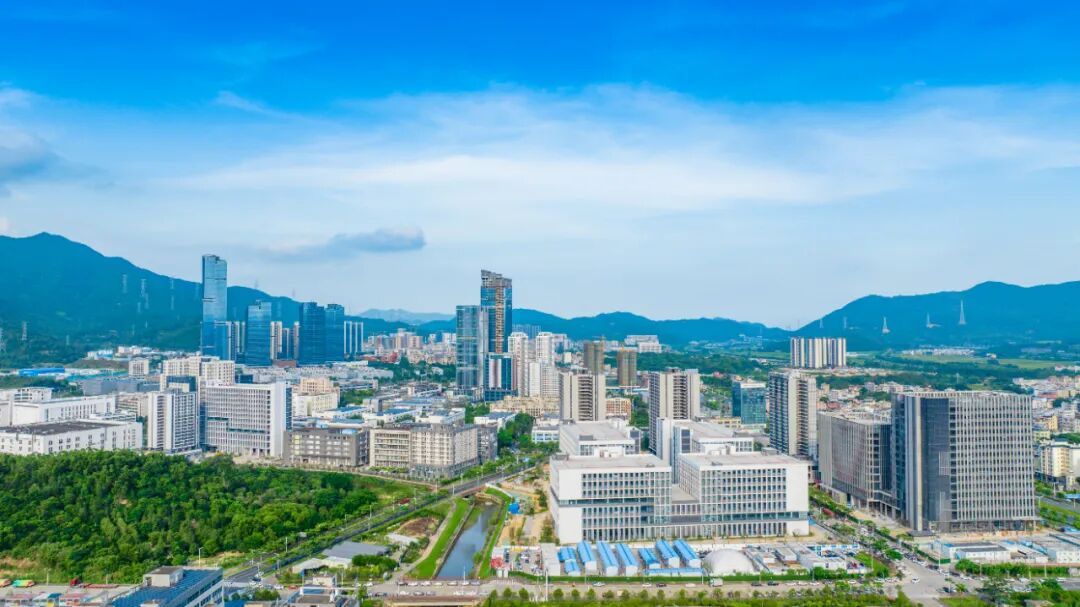 【深汕上半年用电量首破10亿度】深汕近半用电量流向新能源汽车制造8月12日消息，