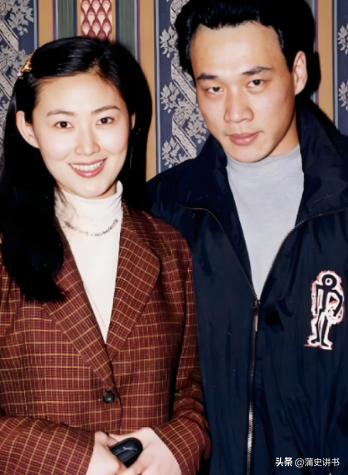 1998年，“武松”的扮演者丁海峰，爱上了“潘金莲”的扮演者王思懿，于是，丁海峰