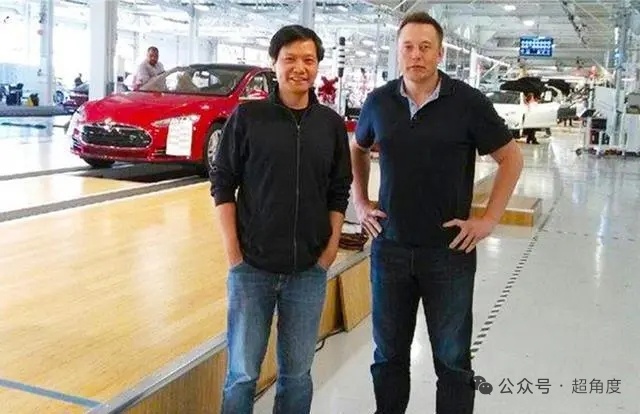 雷军找 elon musk 合影 elon musk 表情很冷淡很正常。要知道十