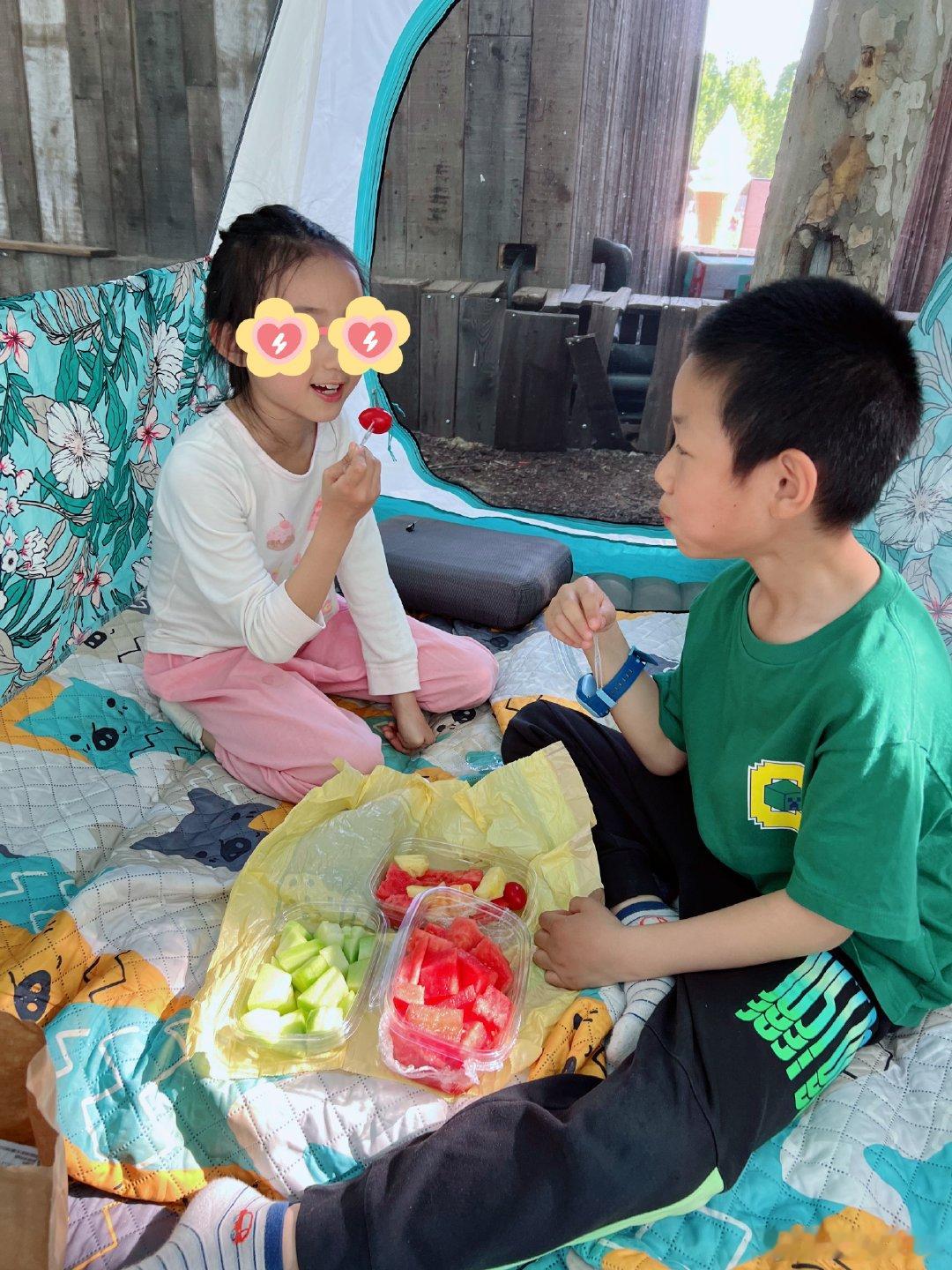 今天游乐场🎠撒欢的一天抓住假期小尾巴去年遇见同学今年竟然……又遇见又是一起玩耍