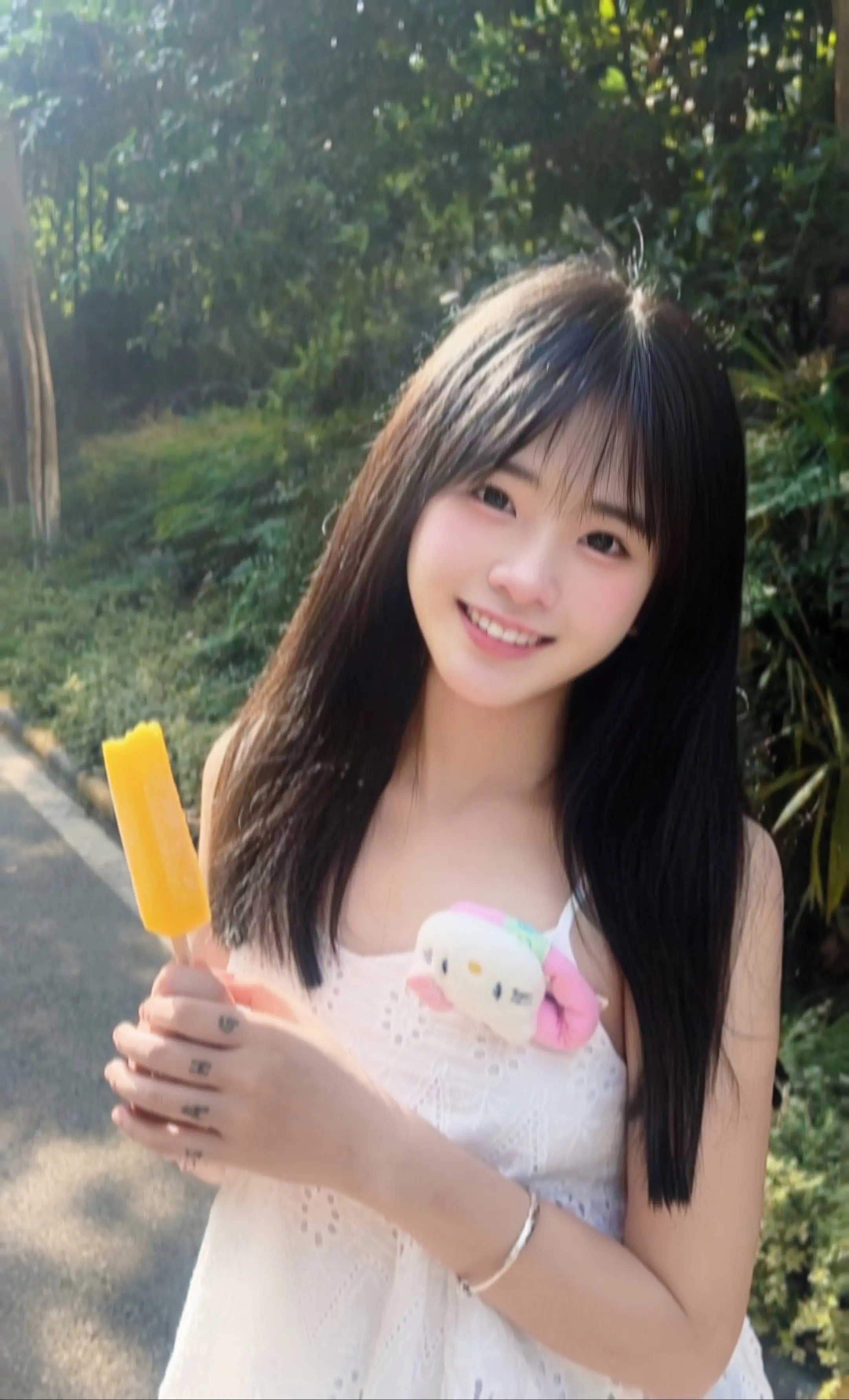 该怎么开口呢 是天气不错 还是我很想你
