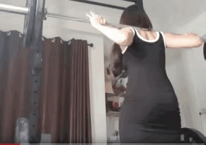 图一：要想有好的身材，每一天的锻炼是必不可少的。
图二：就问你时尚不时尚了，其他