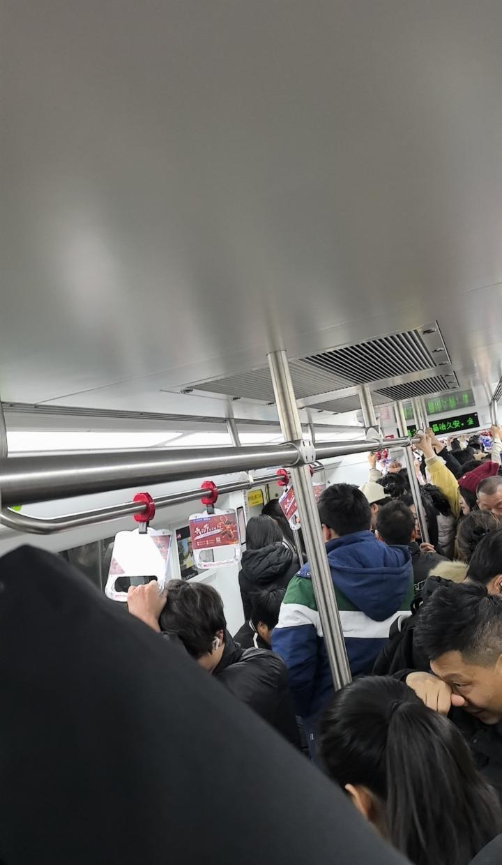 图1、图2为15：26南昌地铁1号线昌北机场方向客流。